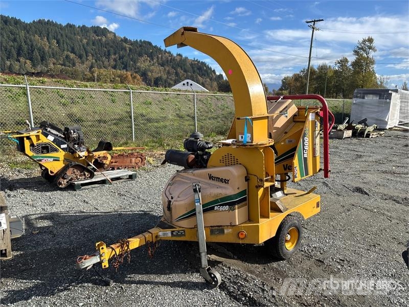 Vermeer BC600XL BRSH CHPR Tow-Behind Wood Chipper Drobilci lesa