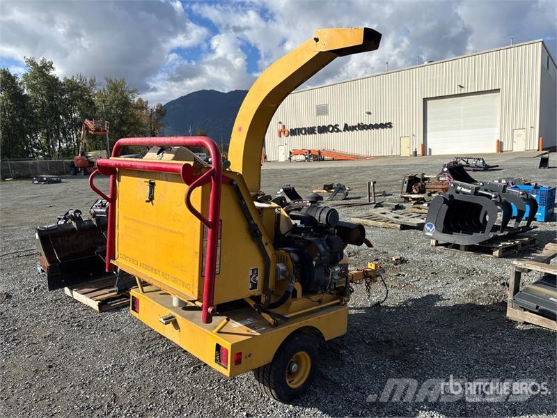 Vermeer BC600XL BRSH CHPR Tow-Behind Wood Chipper Drobilci lesa