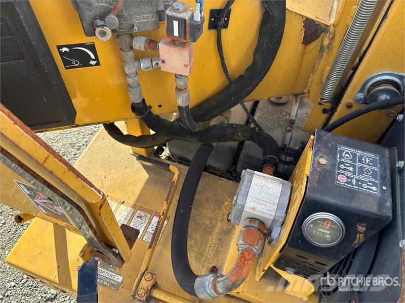 Vermeer BC600XL BRSH CHPR Tow-Behind Wood Chipper Drobilci lesa