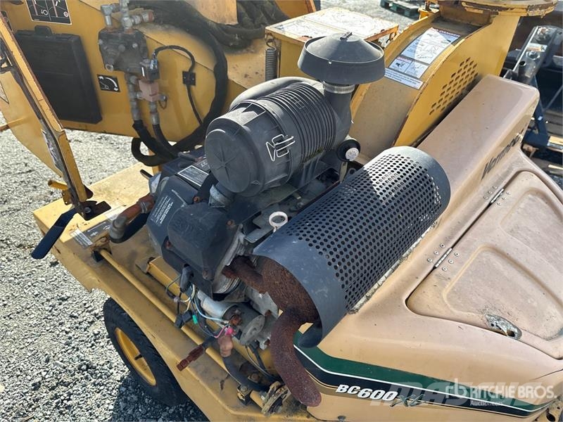 Vermeer BC600XL BRSH CHPR Tow-Behind Wood Chipper Drobilci lesa