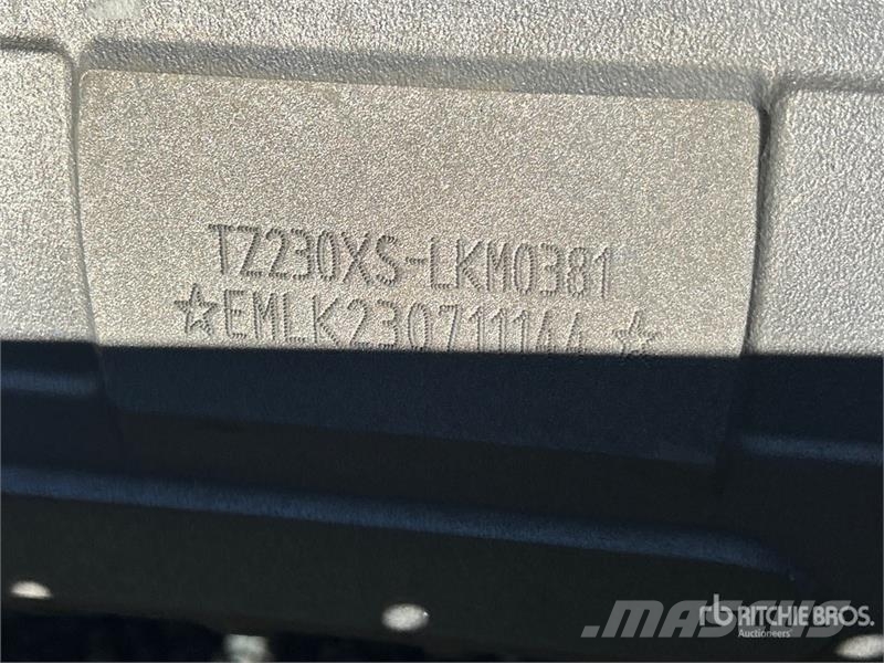 VMC 4x2 Electric Cab and Chassis Кабіни