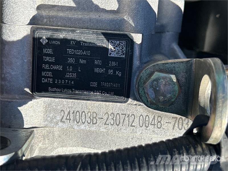 VMC 4x2 Electric Cab and Chassis Кабіни