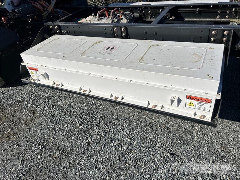 VMC 4x2 Electric Cab and Chassis Кабіни