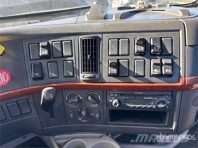 Volvo VNL وحدات الجر
