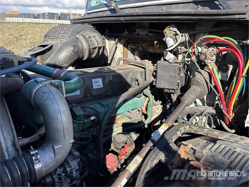 Volvo VNL Motrici e Trattori Stradali