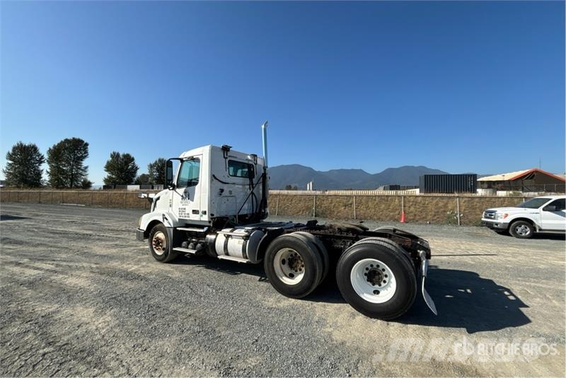 Volvo VNL 曳引機組件