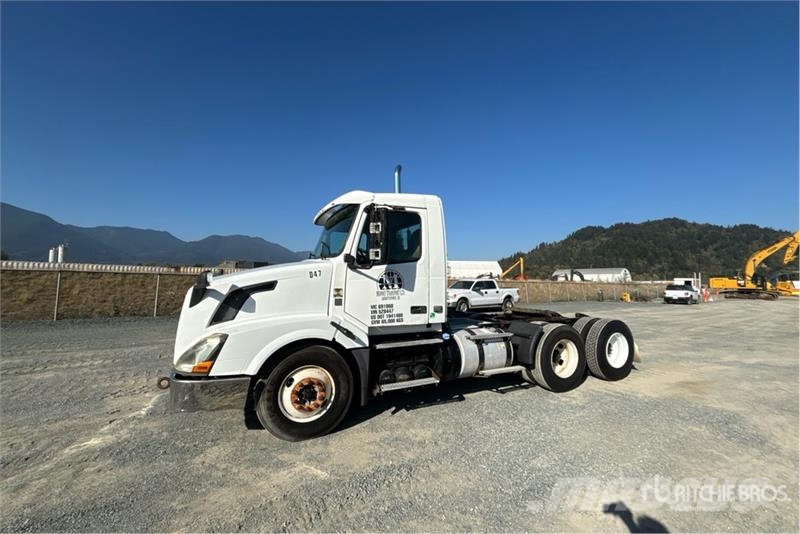 Volvo VNL 曳引機組件