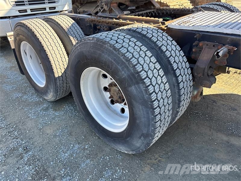 Volvo VNL وحدات الجر