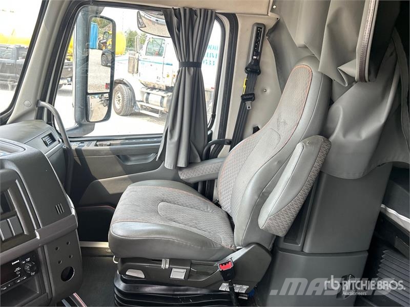 Volvo VNL 牵引车