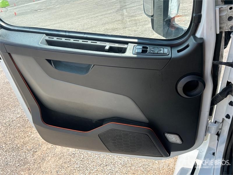 Volvo VNL 牵引车
