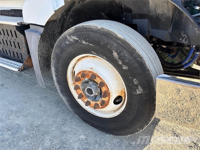 Volvo VNL 曳引機組件