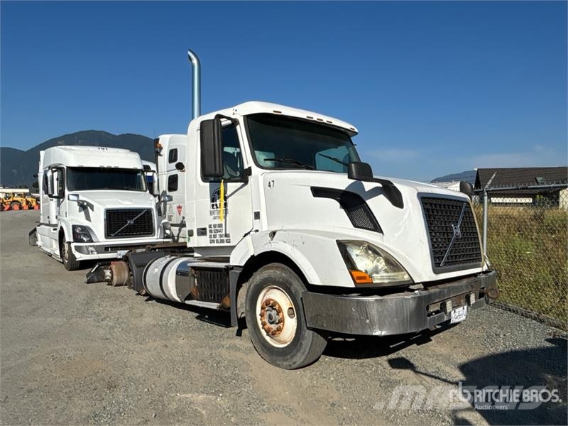 Volvo VNL Tractor Units