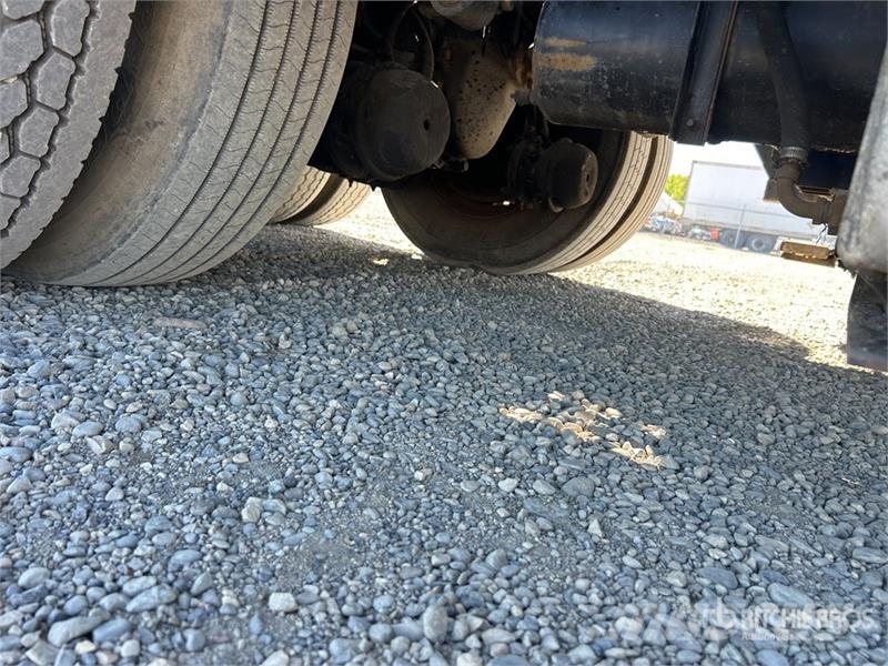 Volvo VNL Járműszállítók