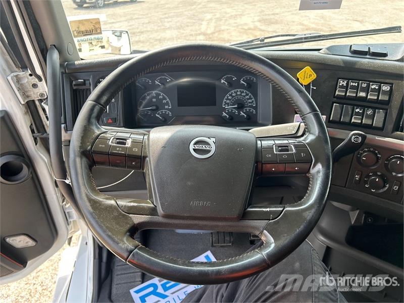 Volvo VNL 牵引车