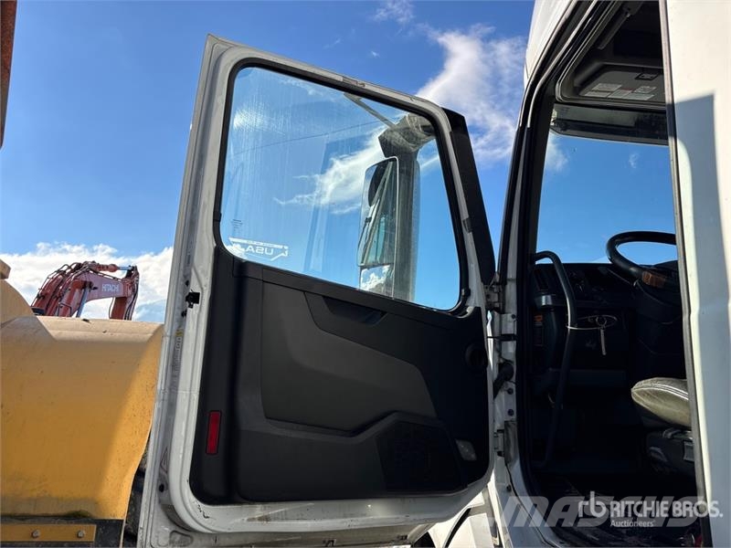 Volvo VNL Vlačilci
