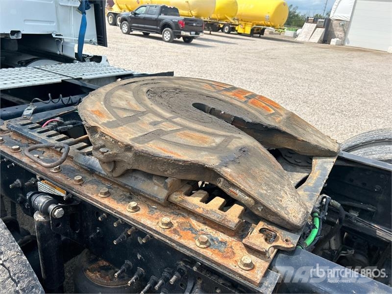 Volvo VNL 牵引车