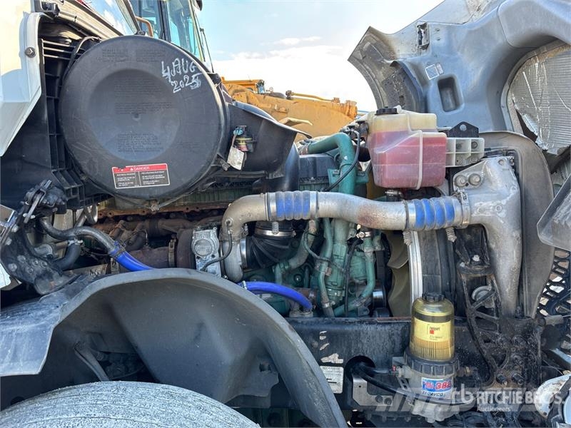 Volvo VNL Vlačilci