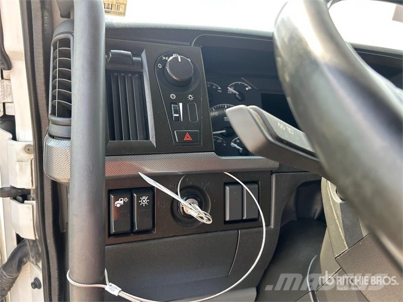 Volvo VNL 牵引车