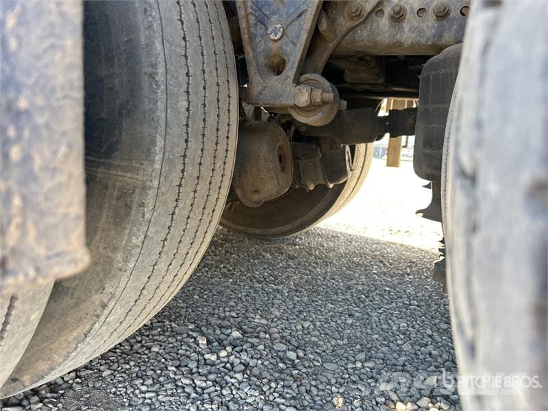 Volvo VNL Járműszállítók