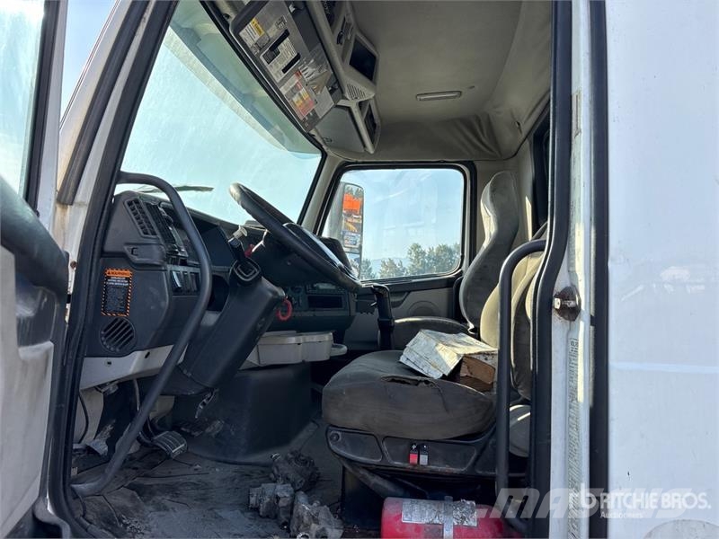 Volvo VNL Tractor Units