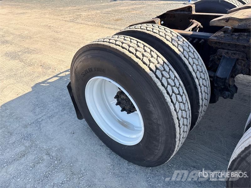 Volvo VNL 曳引機組件