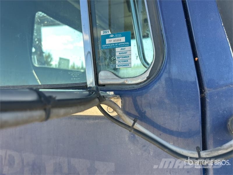 Volvo VNL Járműszállítók