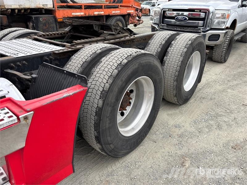 Volvo VNL Tractor Units