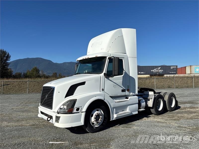Volvo VNL وحدات الجر