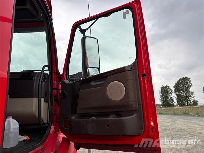 Volvo VNL Tractor Units
