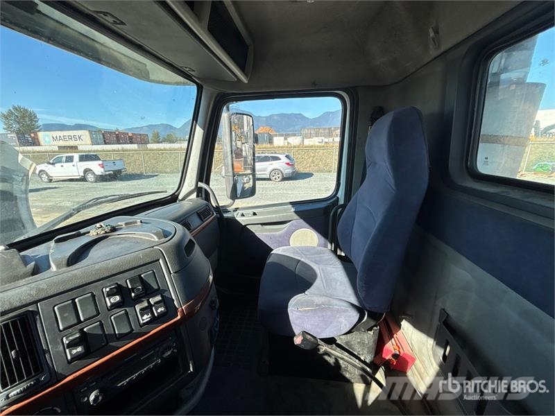 Volvo VNL وحدات الجر