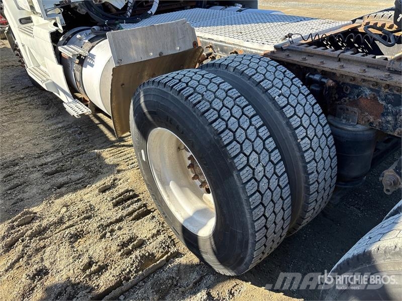 Volvo VNL وحدات الجر