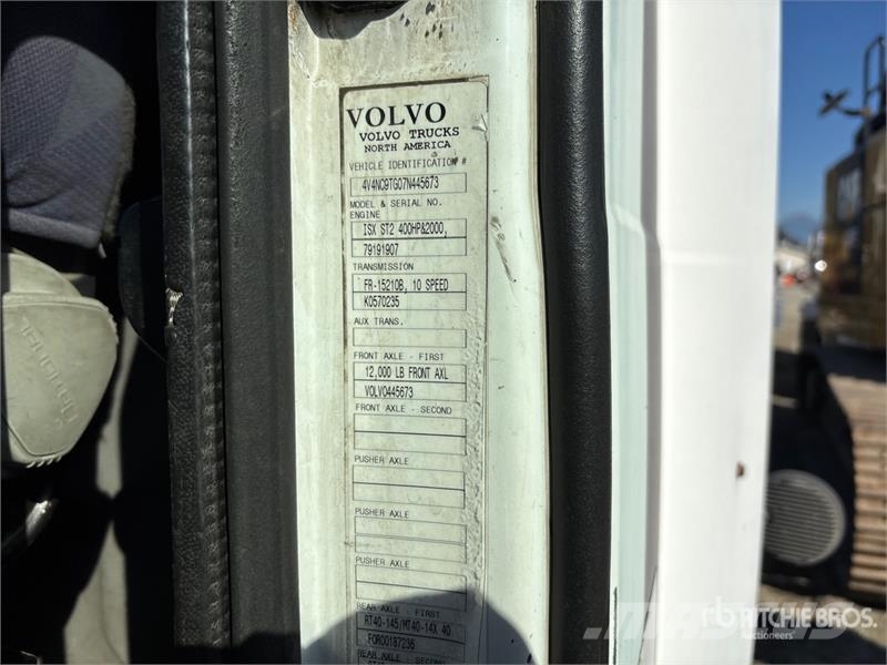 Volvo VNL وحدات الجر