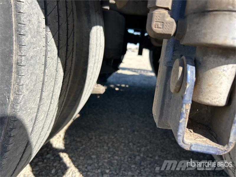 Volvo VNL Járműszállítók