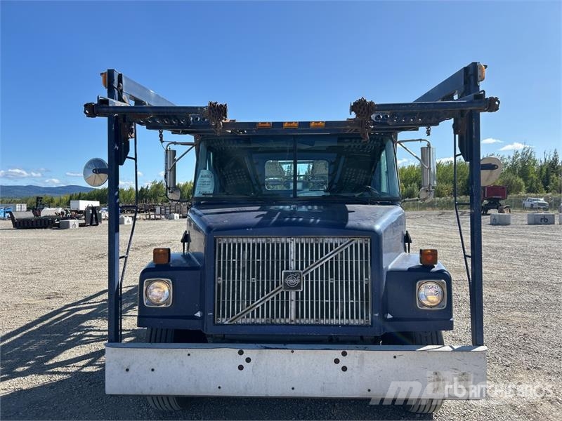 Volvo VNL Járműszállítók