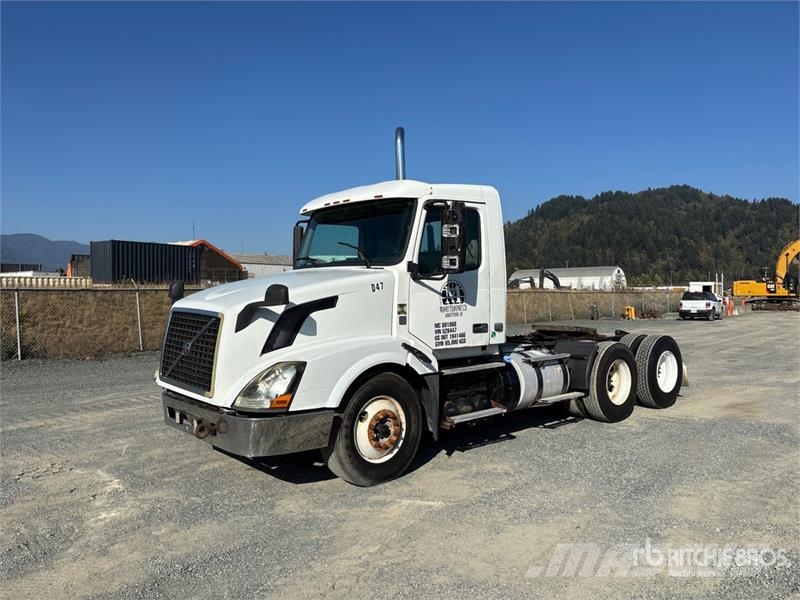 Volvo VNL 曳引機組件