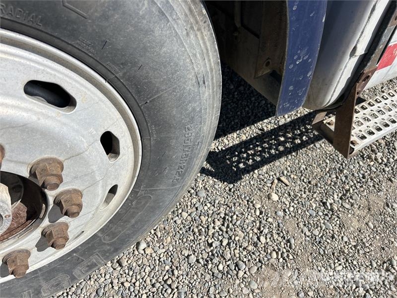 Volvo VNL Járműszállítók