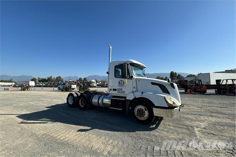 Volvo VNL 曳引機組件