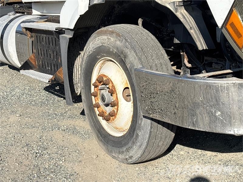 Volvo VNL Tractor Units