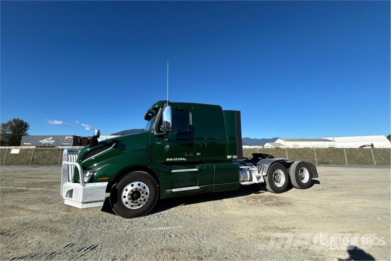 Volvo VNL64T-400 6x4 T/A Sleeper Truck Tractor Sattelzugmaschinen