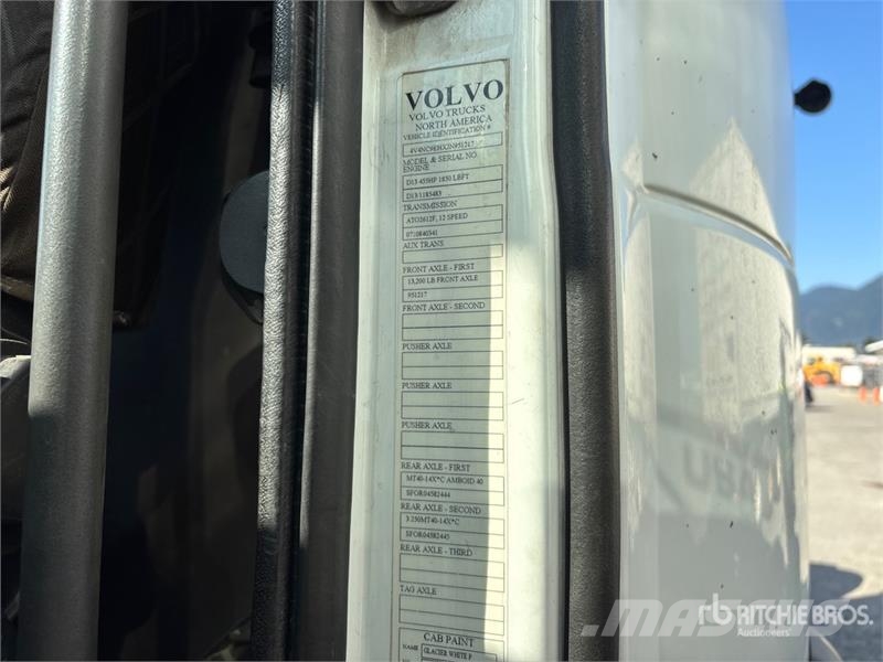 Volvo VNL730 Tractor Units