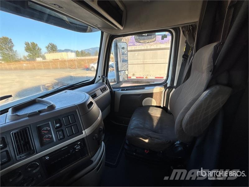 Volvo VNL730 曳引機組件