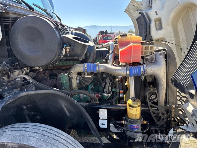 Volvo VNL740 Prime Movers