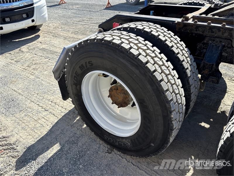 Volvo VNL740 Prime Movers