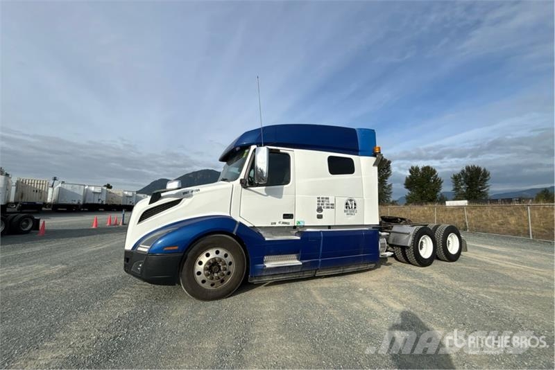 Volvo VNL740 Tractor Units