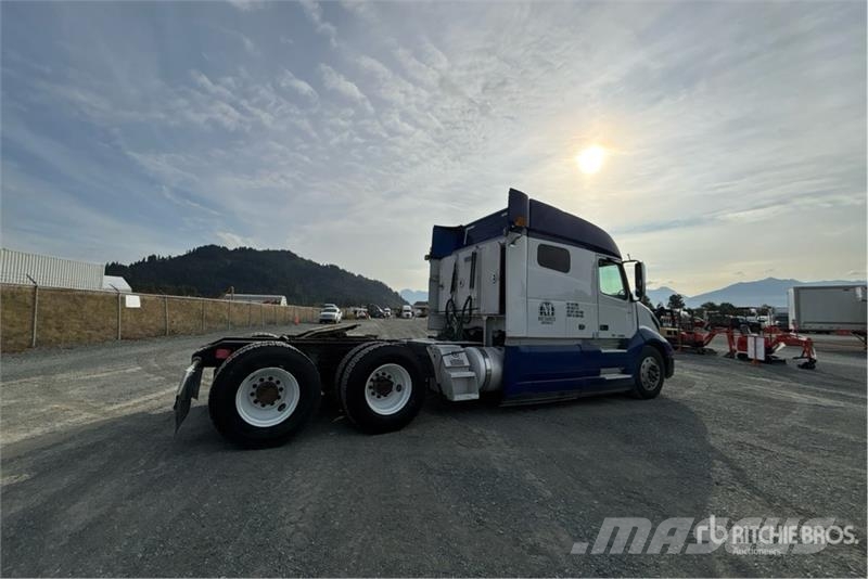 Volvo VNL740 Tractor Units