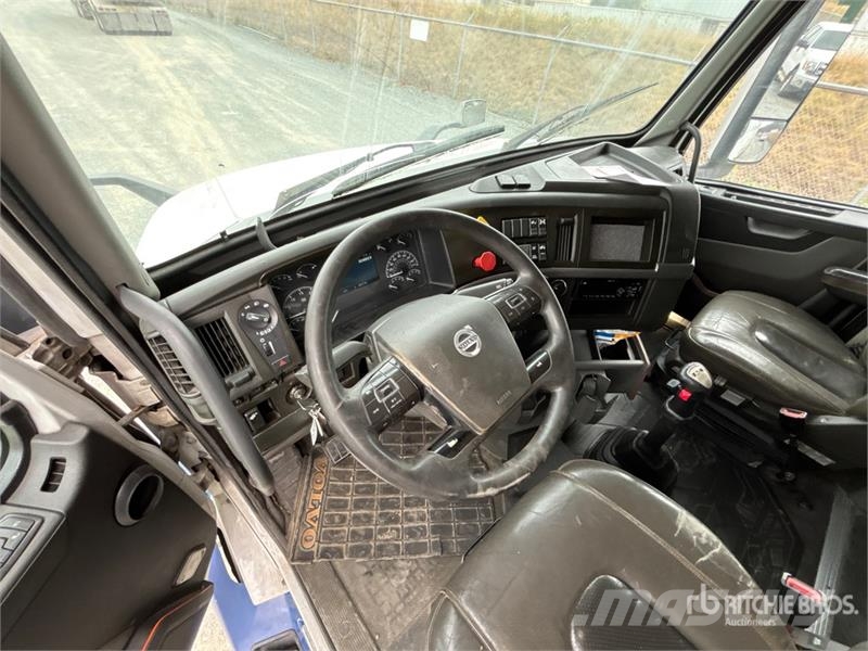Volvo VNL760 Prime Movers