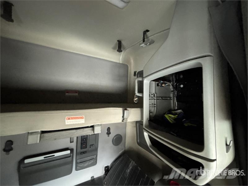 Volvo VNL760 Prime Movers