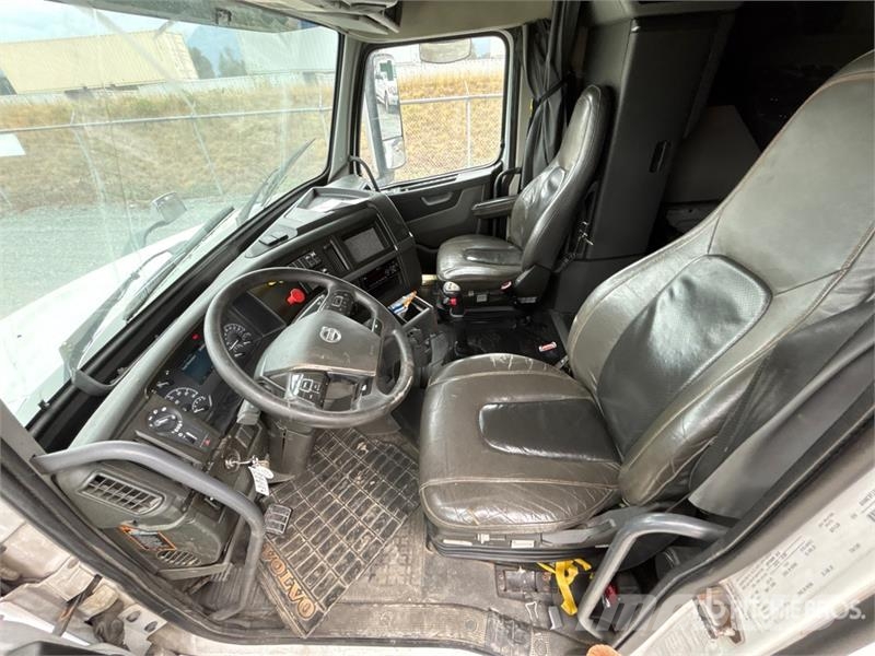Volvo VNL760 Prime Movers