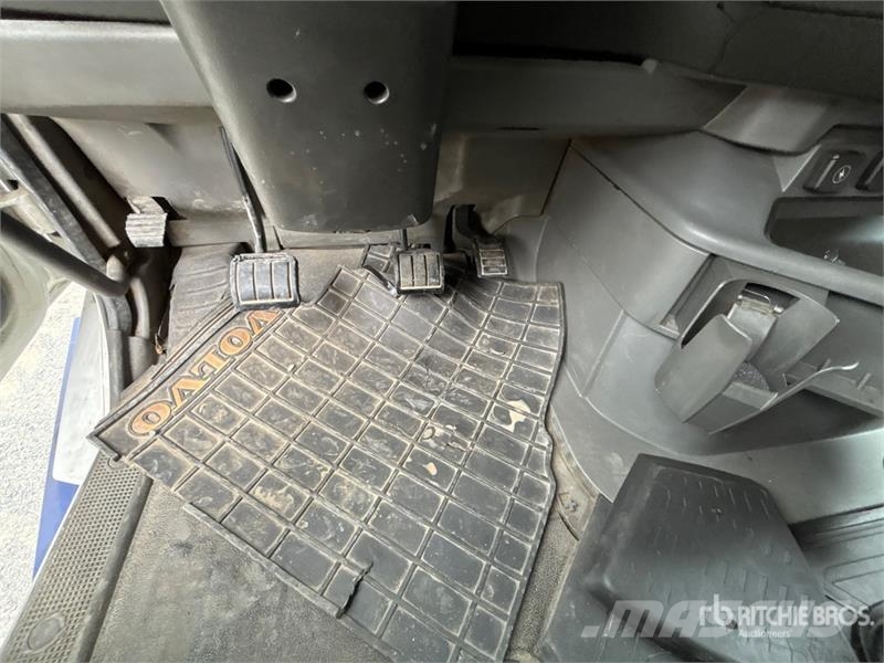 Volvo VNL760 Prime Movers