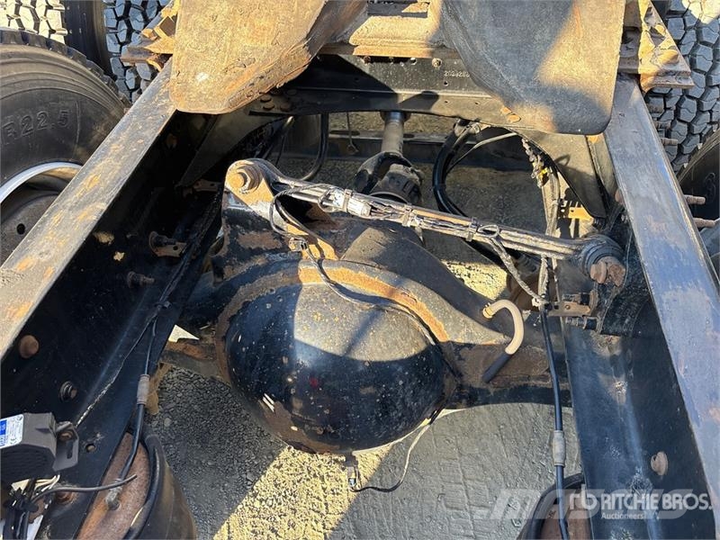 Volvo VNL780 6x4 T/A Sleeper Truck Tractor Prime Movers